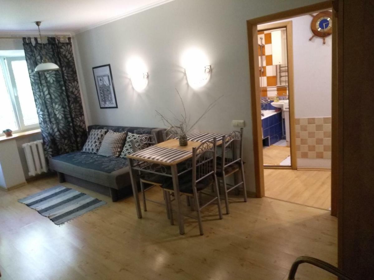 Three Bedroom Stepana Bandery Street Rivne Exterior photo
